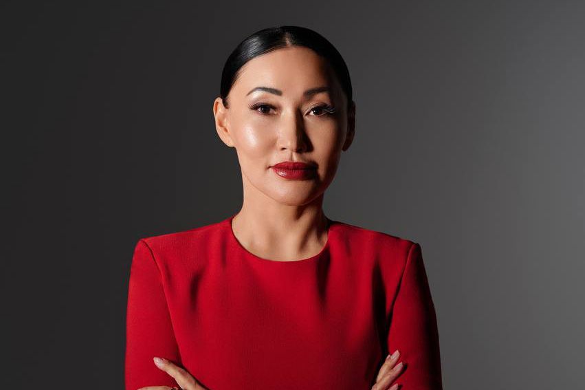 Kyrgyz mentor Laura Omuraliyeva was awarded at the international Global Woman Awards project